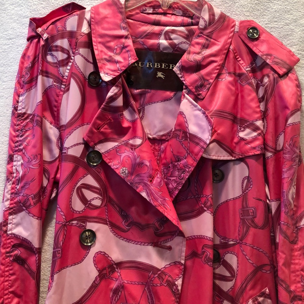 🎉HP🎉Limited Ed. Burberry Hot Pink Raincoat!😱 - Picture 2 of 6